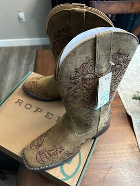 Roper Women’s Riley Scroll Western Boots - Square Toe - NWT